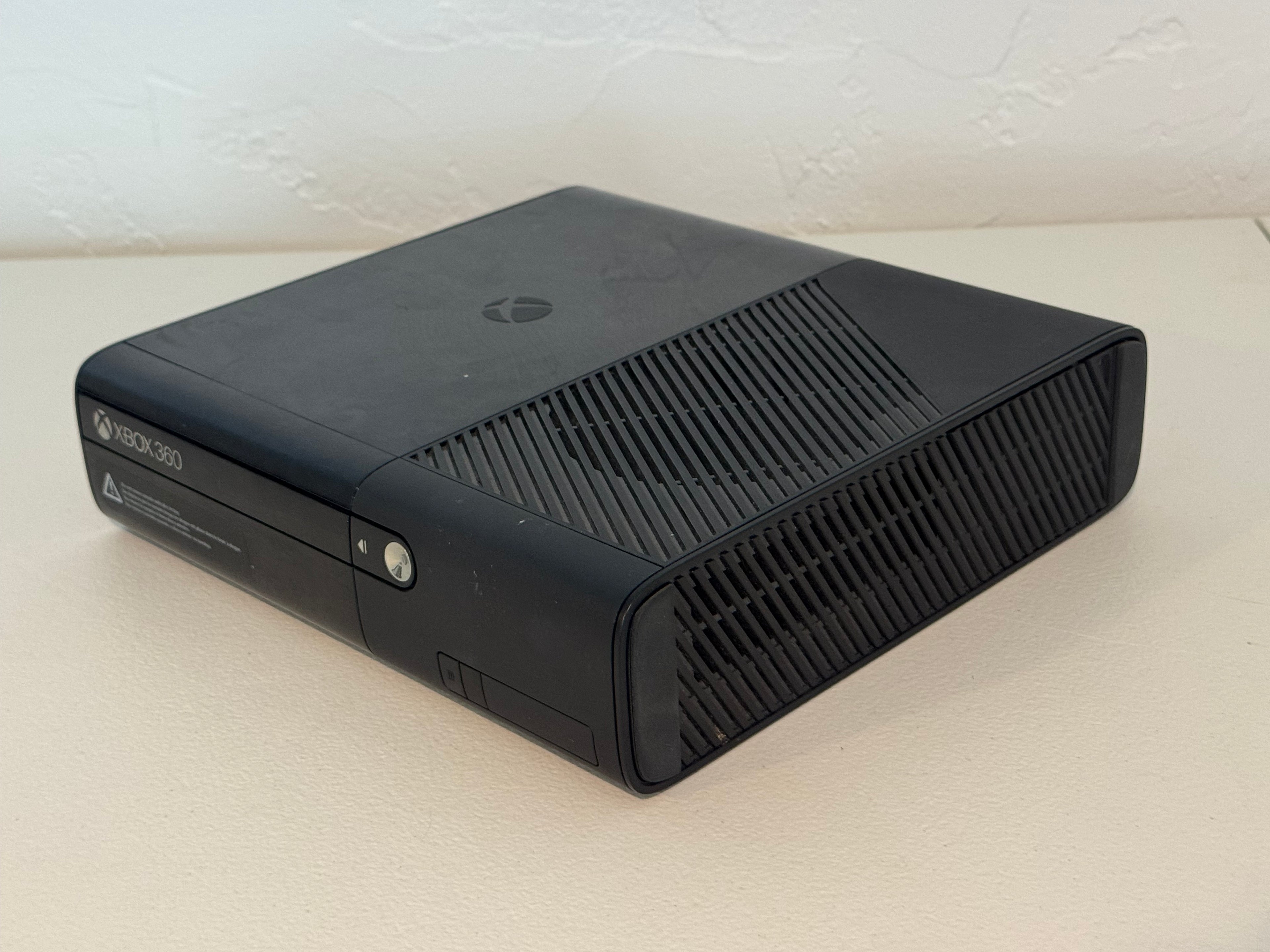 XBOX 360 E 500gb Console Only