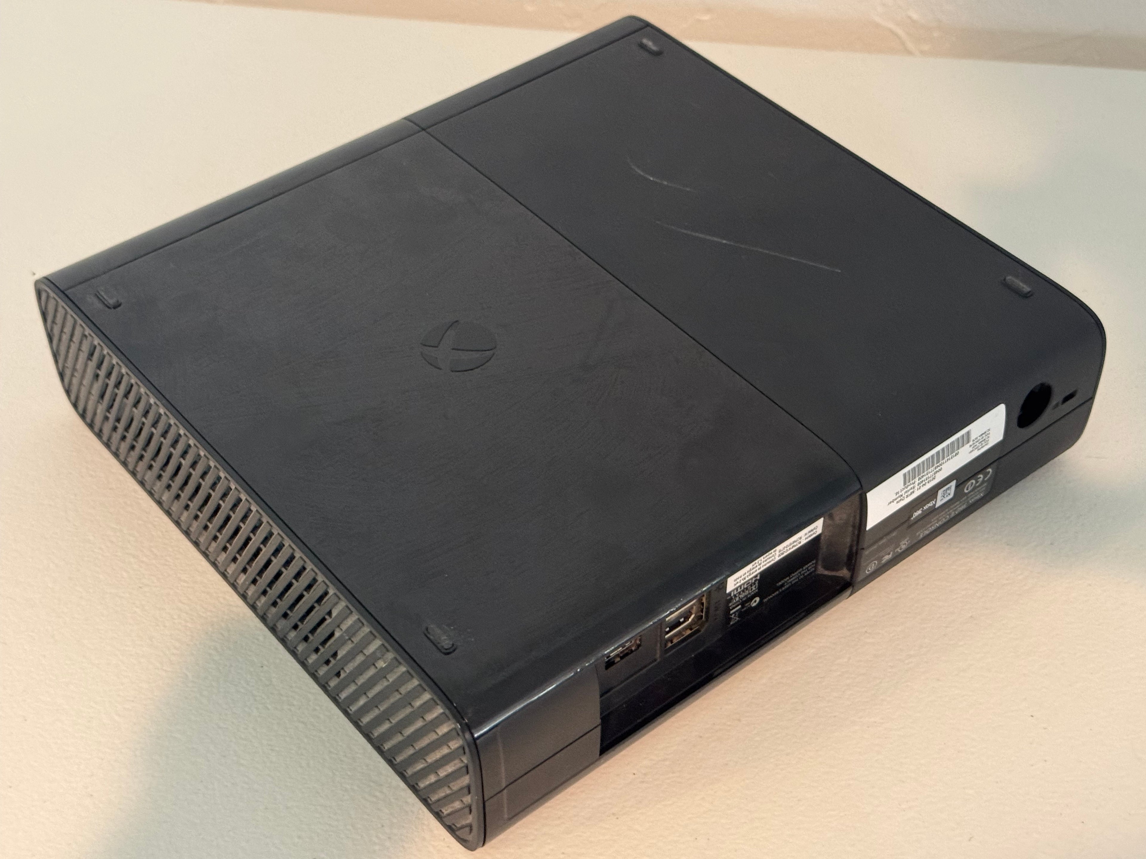 XBOX 360 E 500gb Console Only